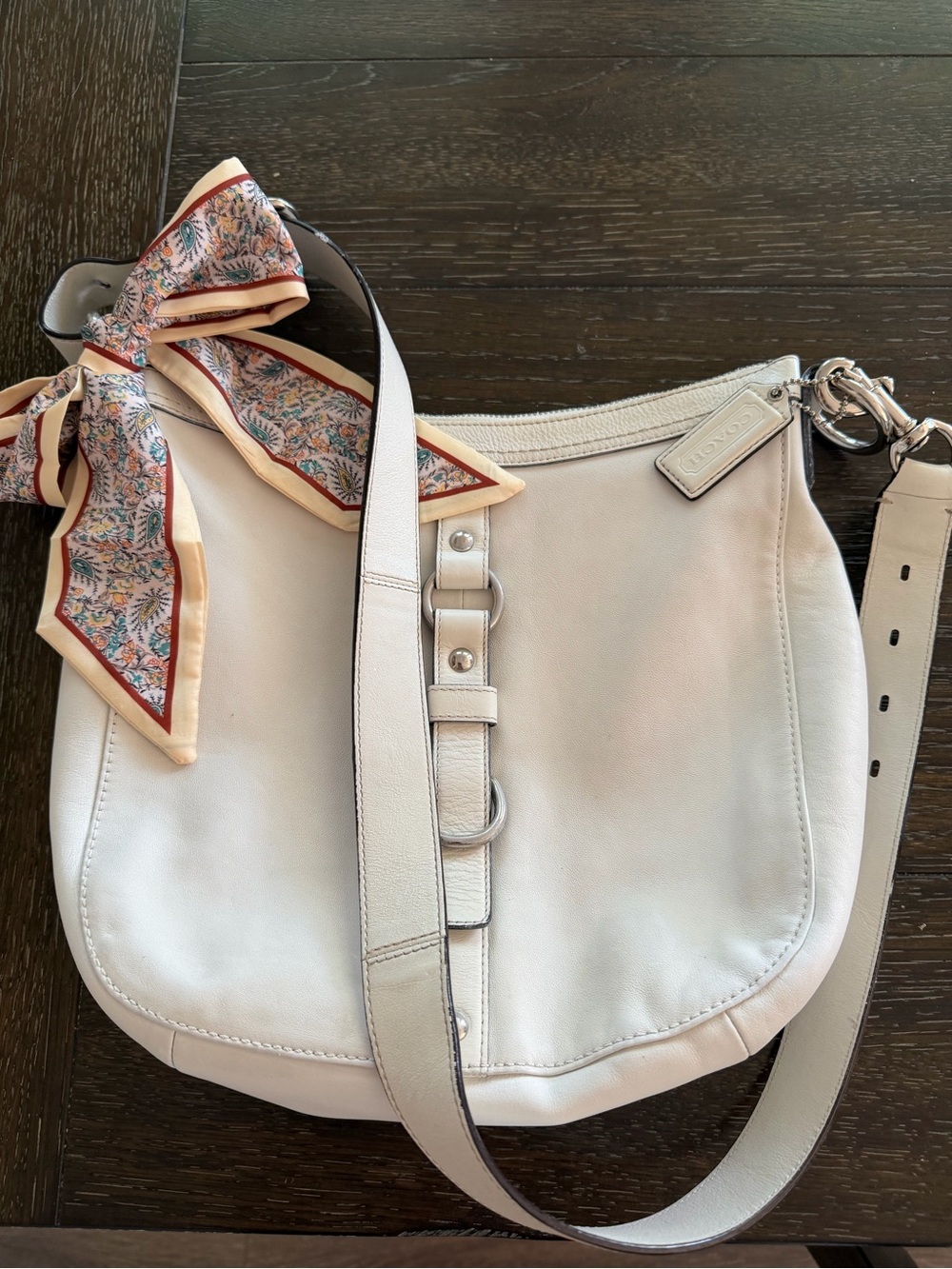Coach Chelsea White Leather Shoulder Bag with Scarf Accent - Y2K